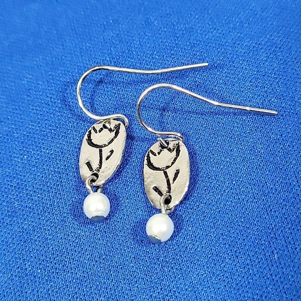 Silver Tone Flower Stamped Earrings Faux Pearl Beaded Drop Dangle Simple Dainty‎
